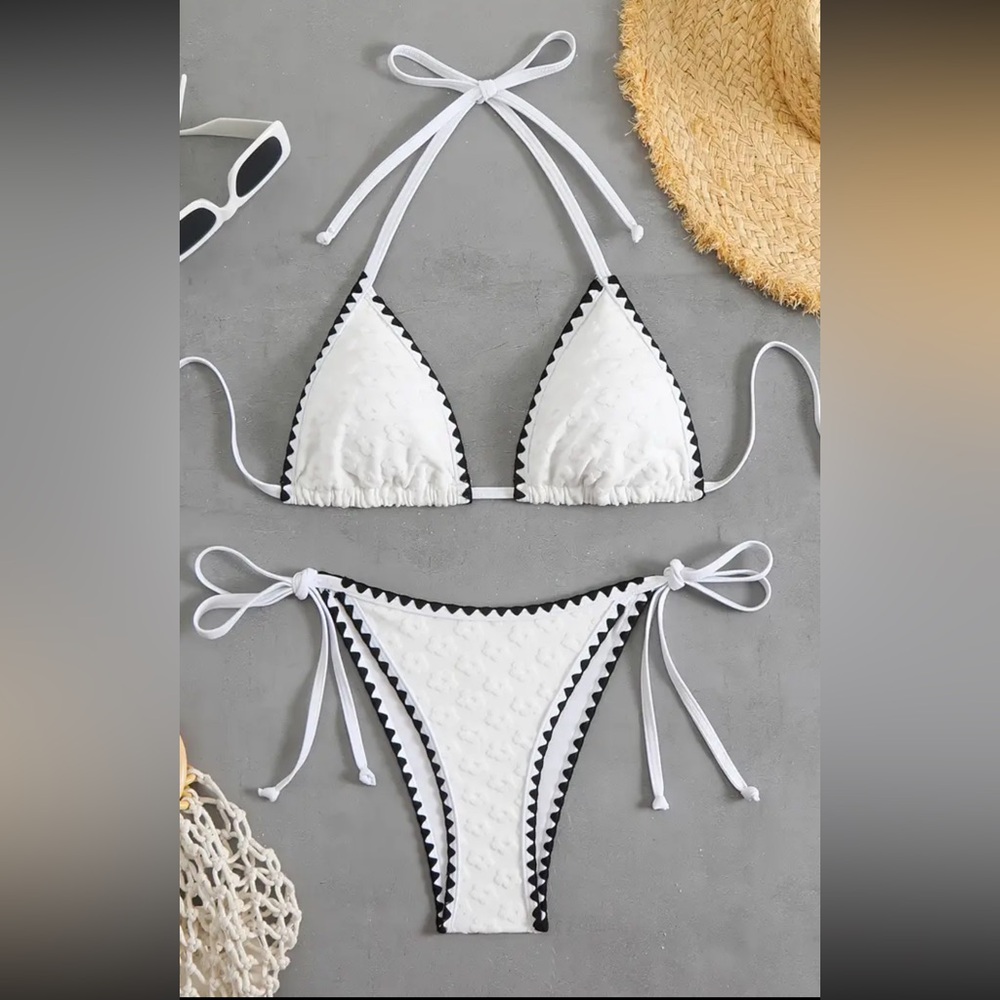NEW 2 pc bathing suit SZ M triangle top with bottoms that tie on the side